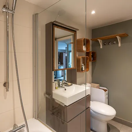 Square ヌイイ＝シュル＝セーヌ