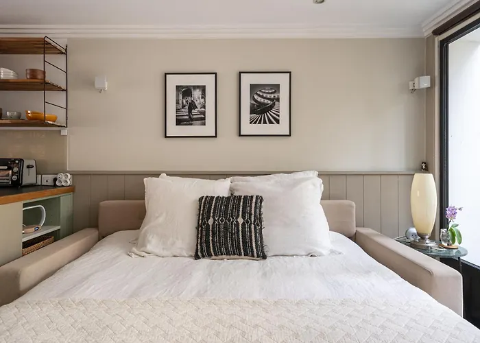 Square * Neuilly-sur-Seine